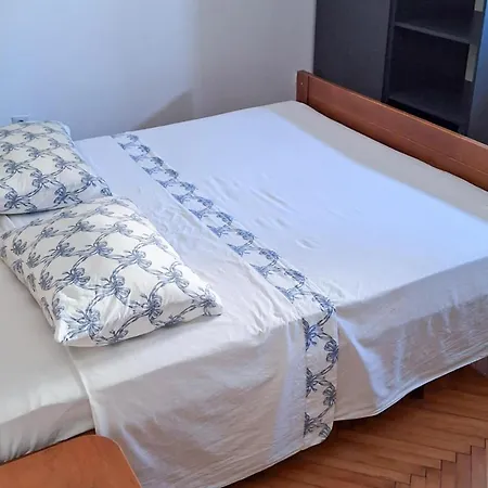 1 Bedroom Beautiful In Apartamento *