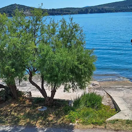 1 Bedroom Beautiful In * Betina (Sibenik-Knin)