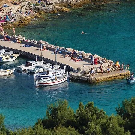 1 Bedroom Beautiful In *