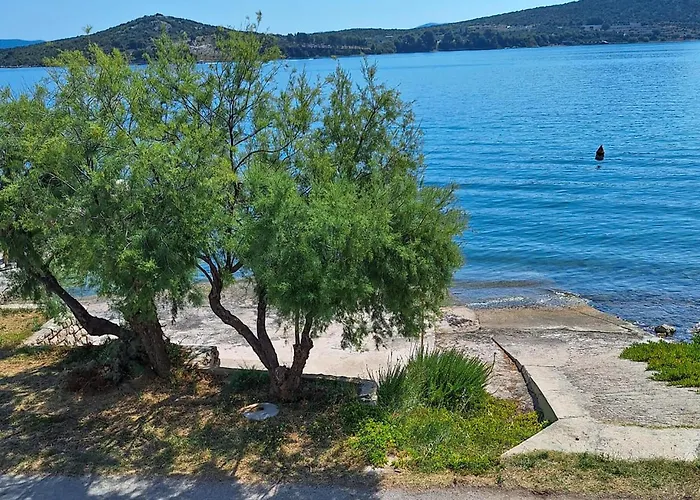 1 Bedroom Beautiful In * Betina (Sibenik-Knin)