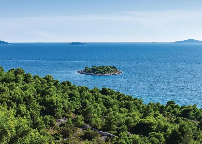 1 Bedroom Beautiful In Betina (Sibenik-Knin)