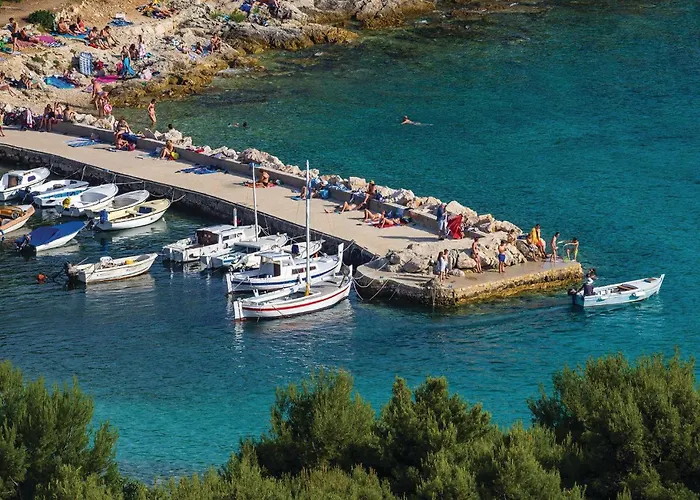 1 Bedroom Beautiful In *